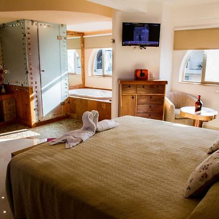 Hotel Andales On The Bay Suites Пуерто Валярта Екстериор снимка