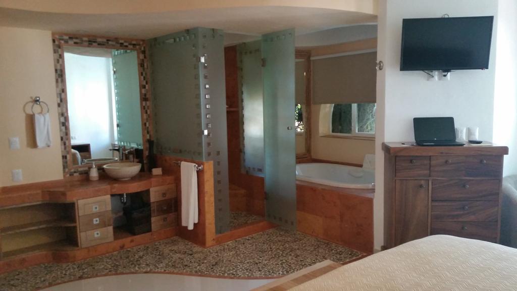Hotel Andales On The Bay Suites Пуерто Валярта Екстериор снимка