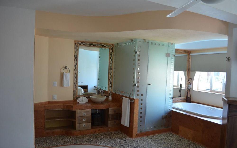 Hotel Andales On The Bay Suites Пуерто Валярта Екстериор снимка
