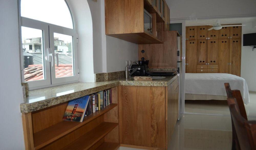 Hotel Andales On The Bay Suites Пуерто Валярта Екстериор снимка