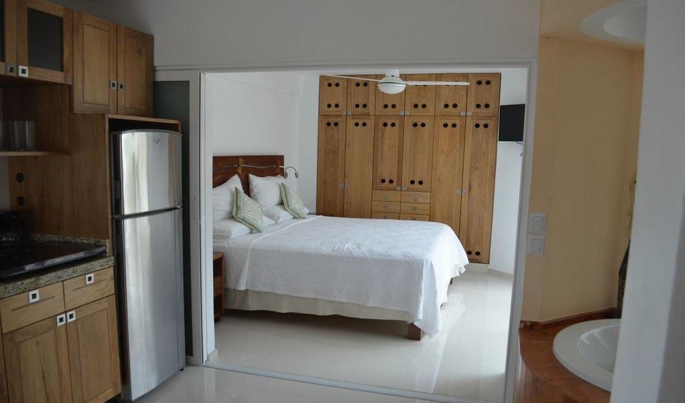 Hotel Andales On The Bay Suites Пуерто Валярта Екстериор снимка