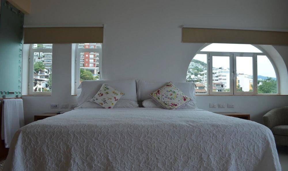 Hotel Andales On The Bay Suites Пуерто Валярта Екстериор снимка