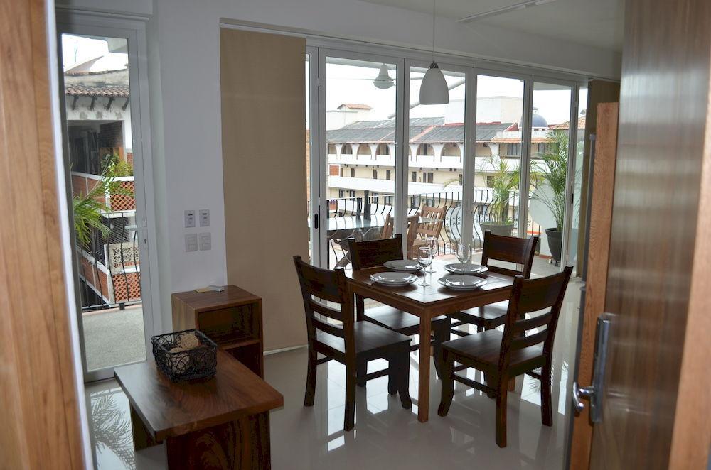Hotel Andales On The Bay Suites Пуерто Валярта Екстериор снимка