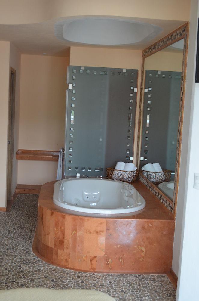 Hotel Andales On The Bay Suites Пуерто Валярта Екстериор снимка