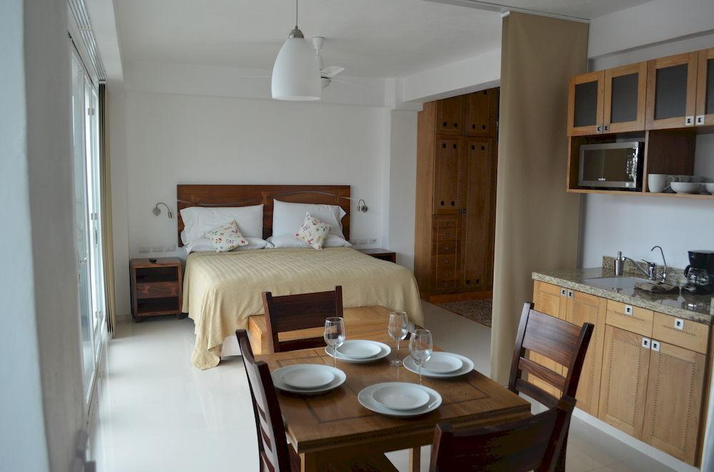 Hotel Andales On The Bay Suites Пуерто Валярта Екстериор снимка