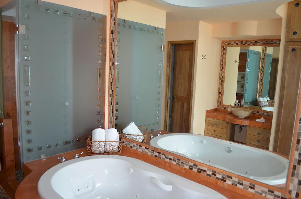 Hotel Andales On The Bay Suites Пуерто Валярта Екстериор снимка