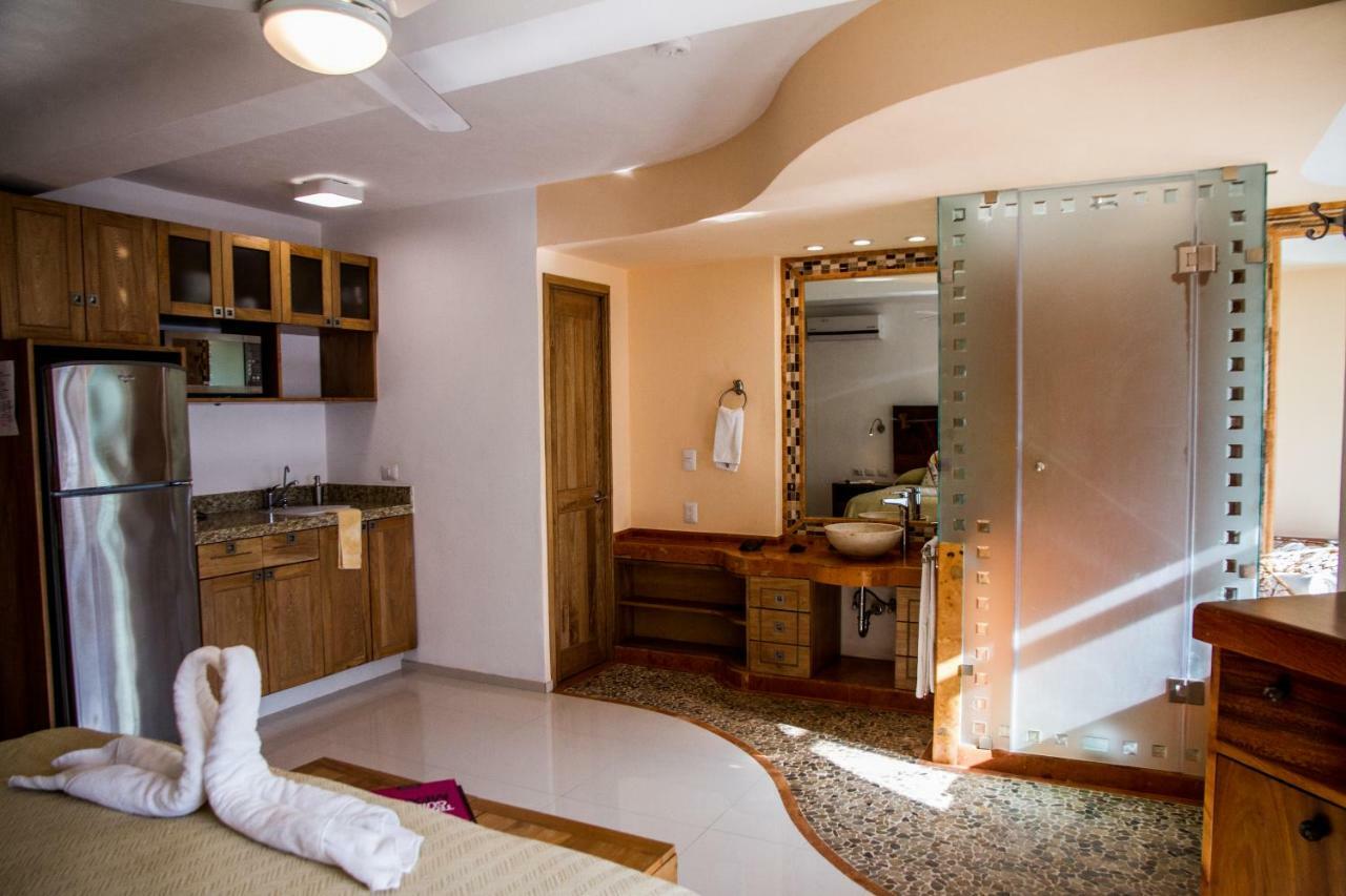 Hotel Andales On The Bay Suites Пуерто Валярта Екстериор снимка