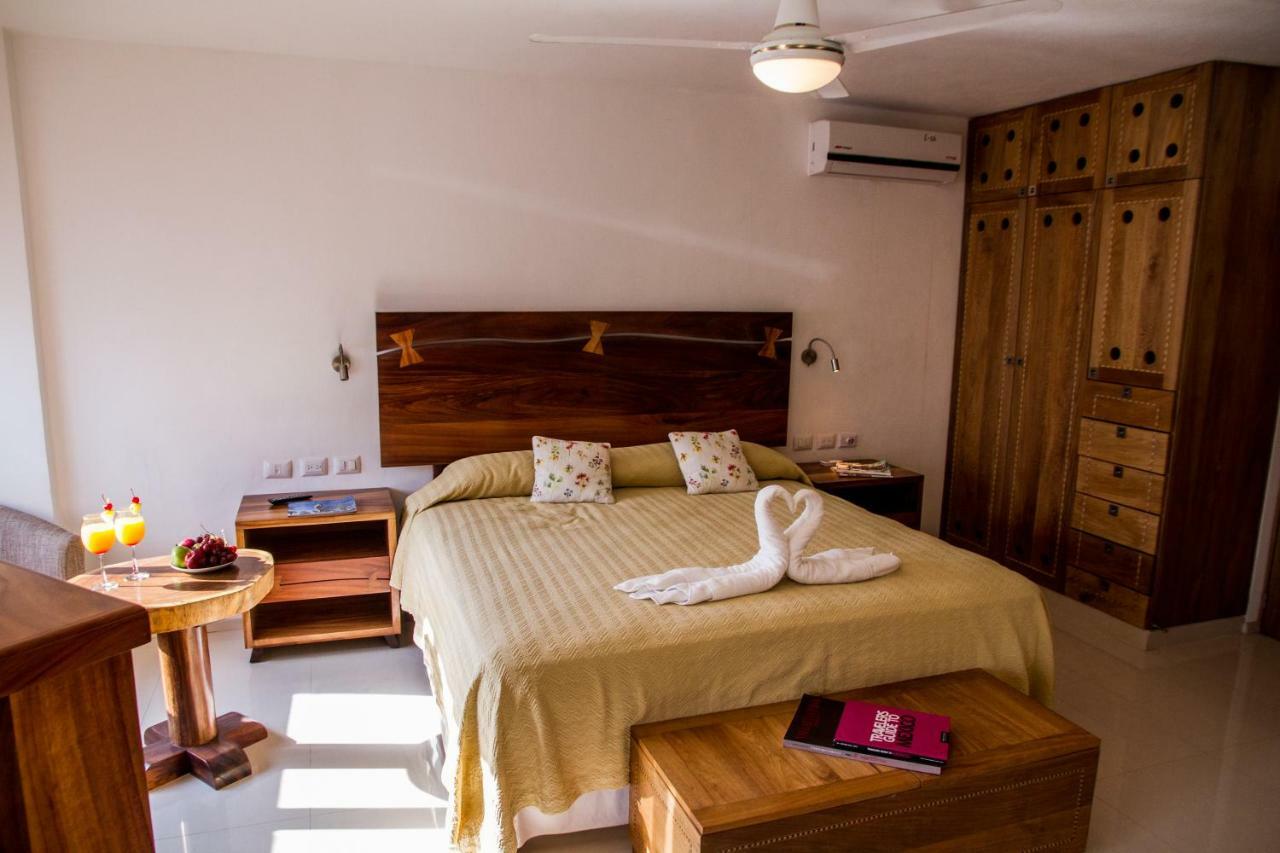 Hotel Andales On The Bay Suites Пуерто Валярта Екстериор снимка