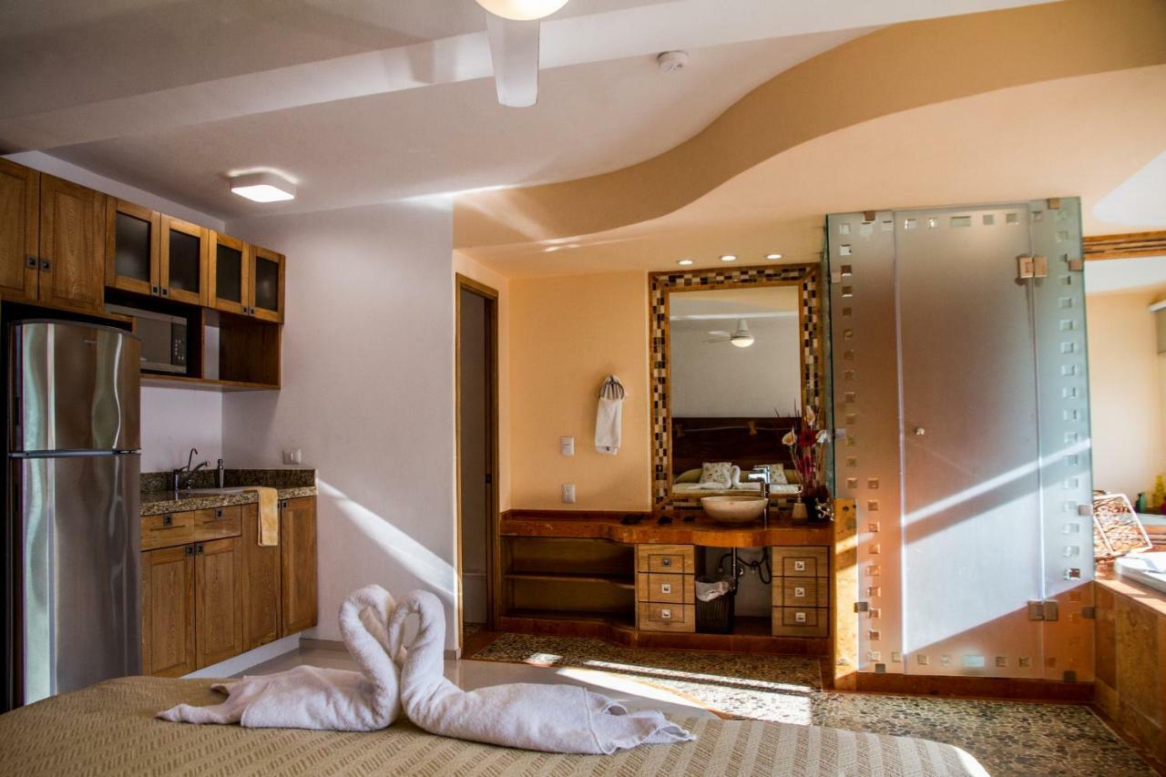 Hotel Andales On The Bay Suites Пуерто Валярта Екстериор снимка