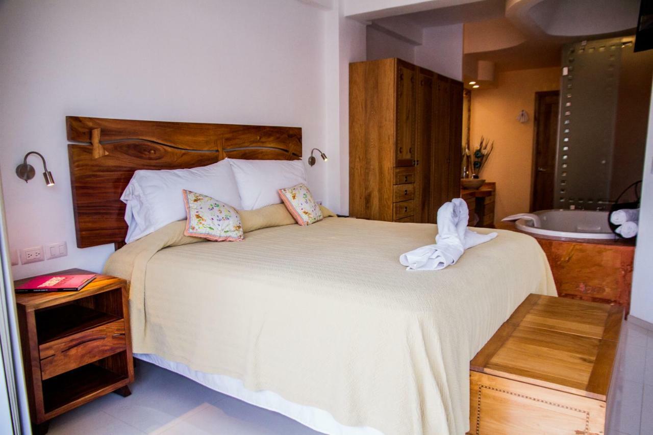 Hotel Andales On The Bay Suites Пуерто Валярта Екстериор снимка