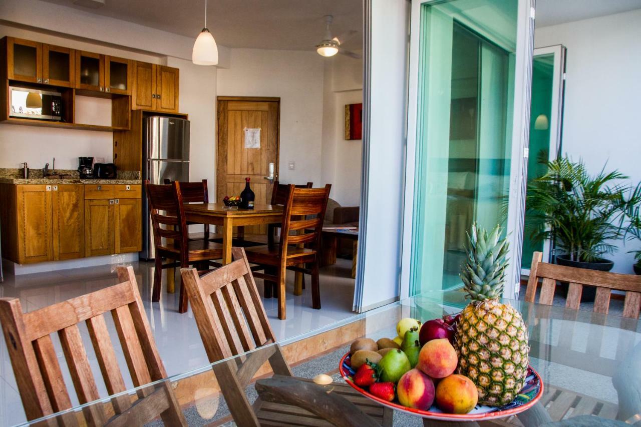 Hotel Andales On The Bay Suites Пуерто Валярта Екстериор снимка