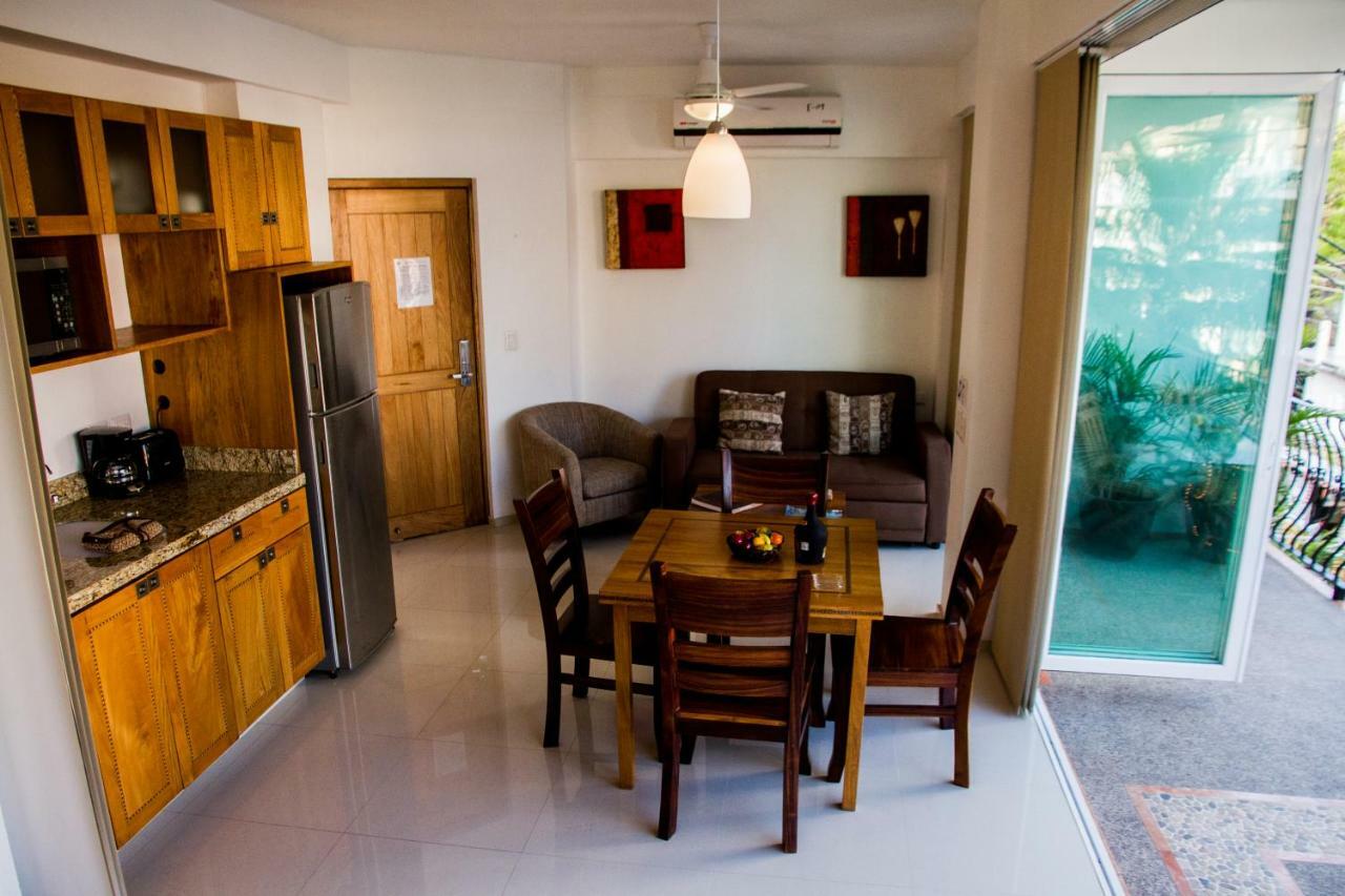 Hotel Andales On The Bay Suites Пуерто Валярта Екстериор снимка