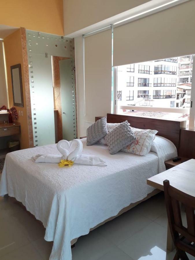 Hotel Andales On The Bay Suites Пуерто Валярта Екстериор снимка